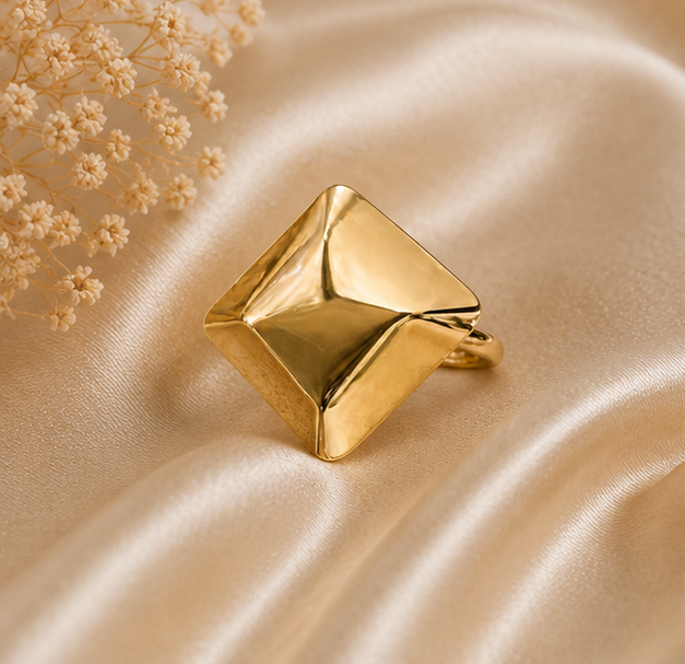 Chunky Pyramidal Statement Ring | MPS & Co.